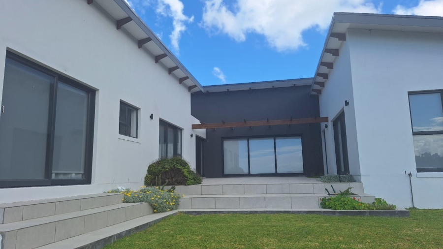 3 Bedroom Property for Sale in Stilbaai Oos Western Cape